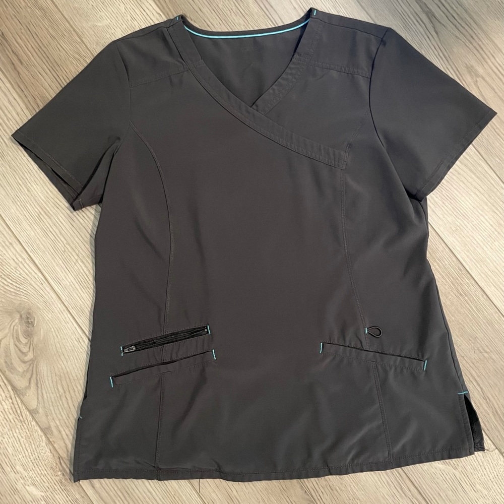 SM Gray Scrub Star Top